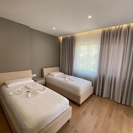 Erioni 3* Саранда