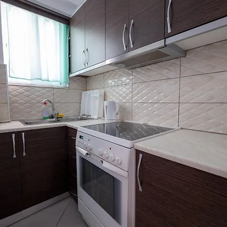 Отель Erioni 3*