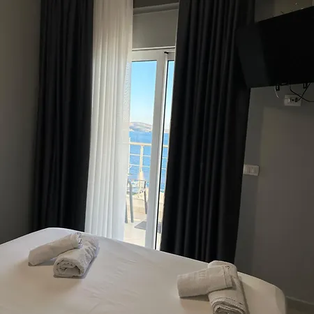Otel Erioni 3*