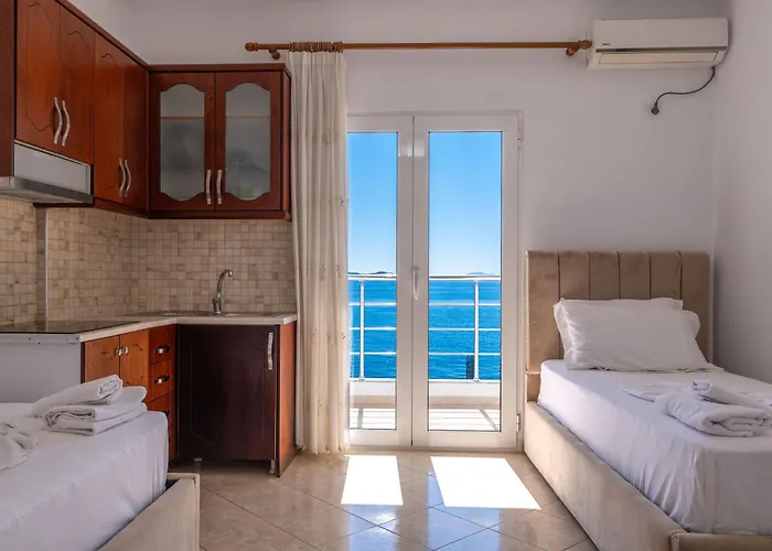 Erioni Comfort Hotel 3* Saranda