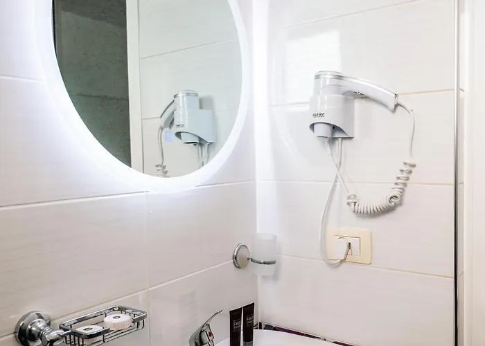 Erioni Comfort Hotel Otel 3*
